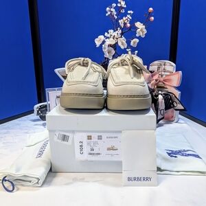 Burberry Stone Clay Shoe On Rubber Sole - NEW!🔥